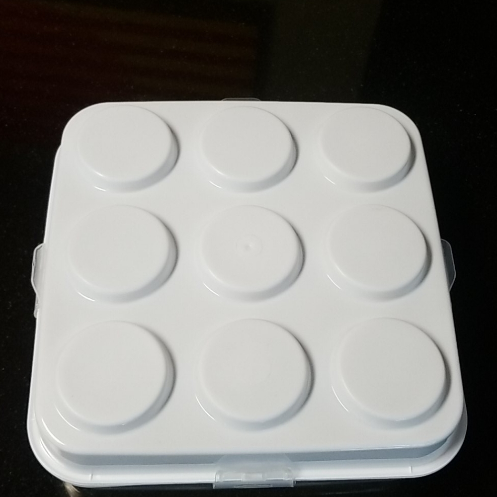 Cupcake Container & Lid - Picture 2 of 5